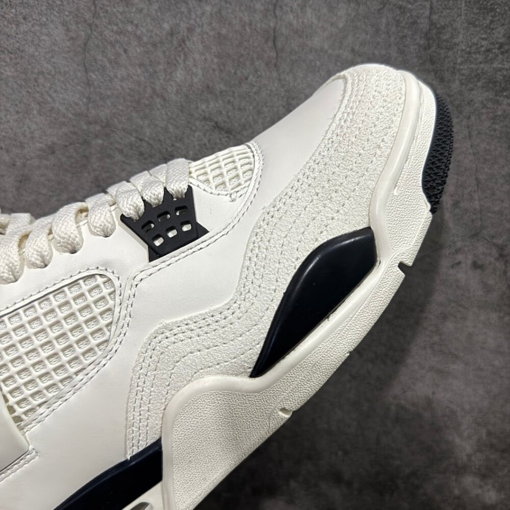 Air Jordan 4 Retro "Flight Club" - Picture 6 of 9